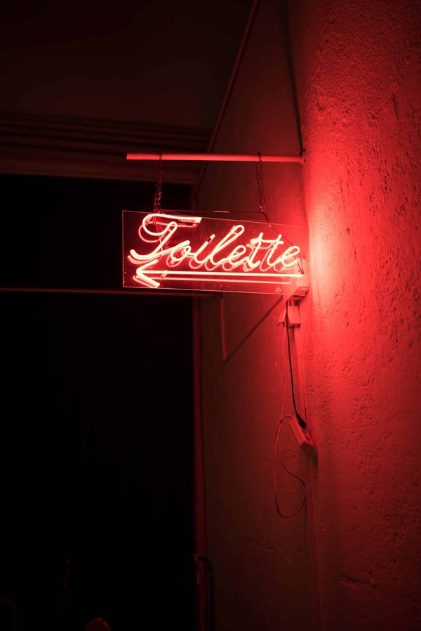 Pourquoi les toilettes sèches sont-elles avantageuses dans les zones rurales ?