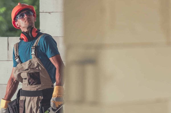 Maison individuelle : comment un constructeur simplifie vos tâches ?